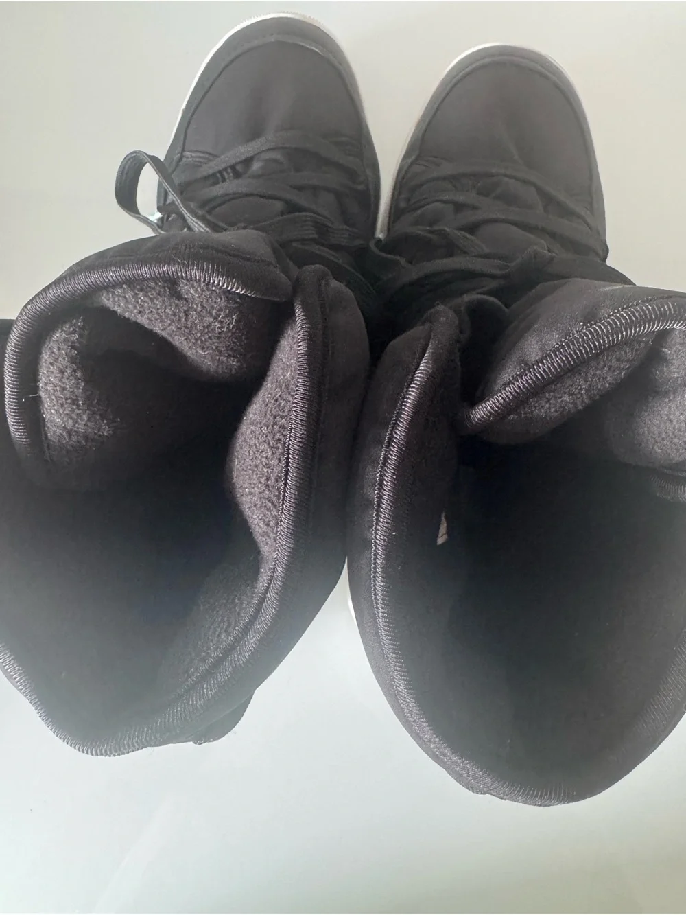 Native Man (Unisex) Black High-Top Sneaker Boot size 9Man 11 Woman’s